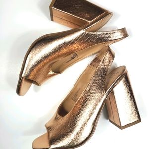 a•new•day Gold block heels